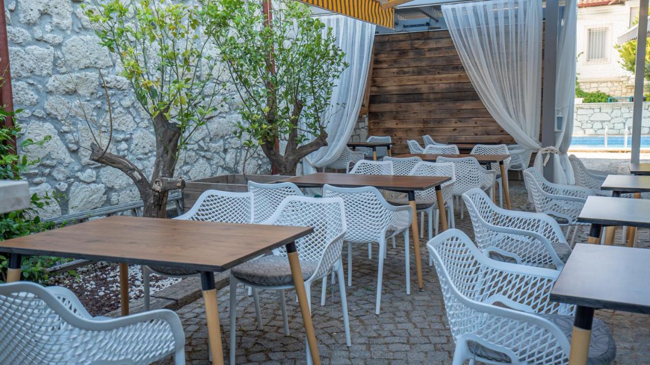 Neva Hotel Alaçatı Buitenkant foto
